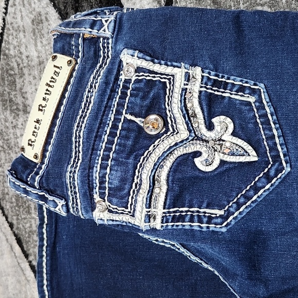 ROCK REVIVAL JANELLE EMBROIDERED RHINESTONES STUDDED BOOT-LEG DENIM JEAN - Picture 2 of 15